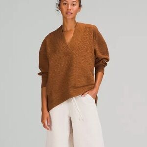 Lululemon Rippled N-Neck Pullover in Copper Brown Size 4